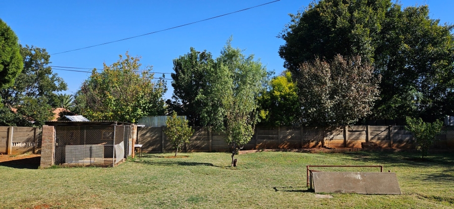  Bedroom Property for Sale in Langenhovenpark Free State